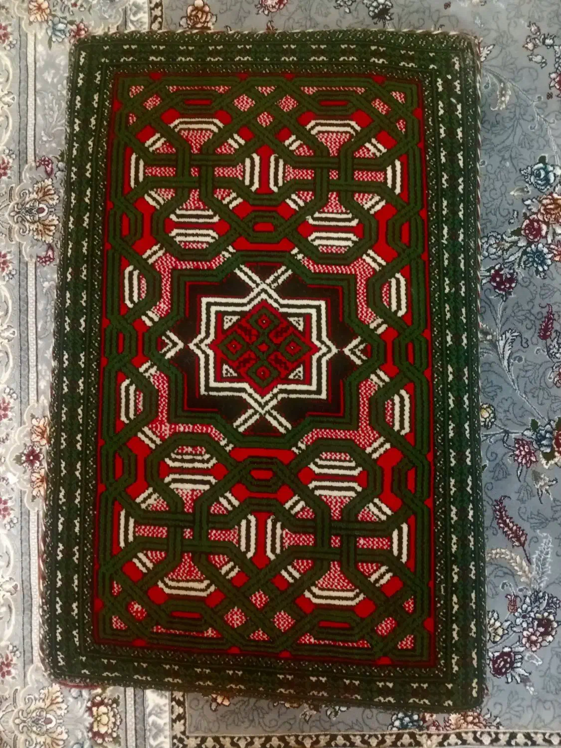 پشتی|پشتی|درگزین, |دیوار