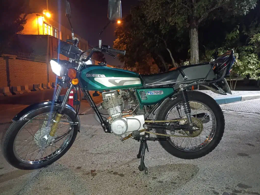 موتور هندا|موتورسیکلت|ری, جوانمرد قصاب|دیوار