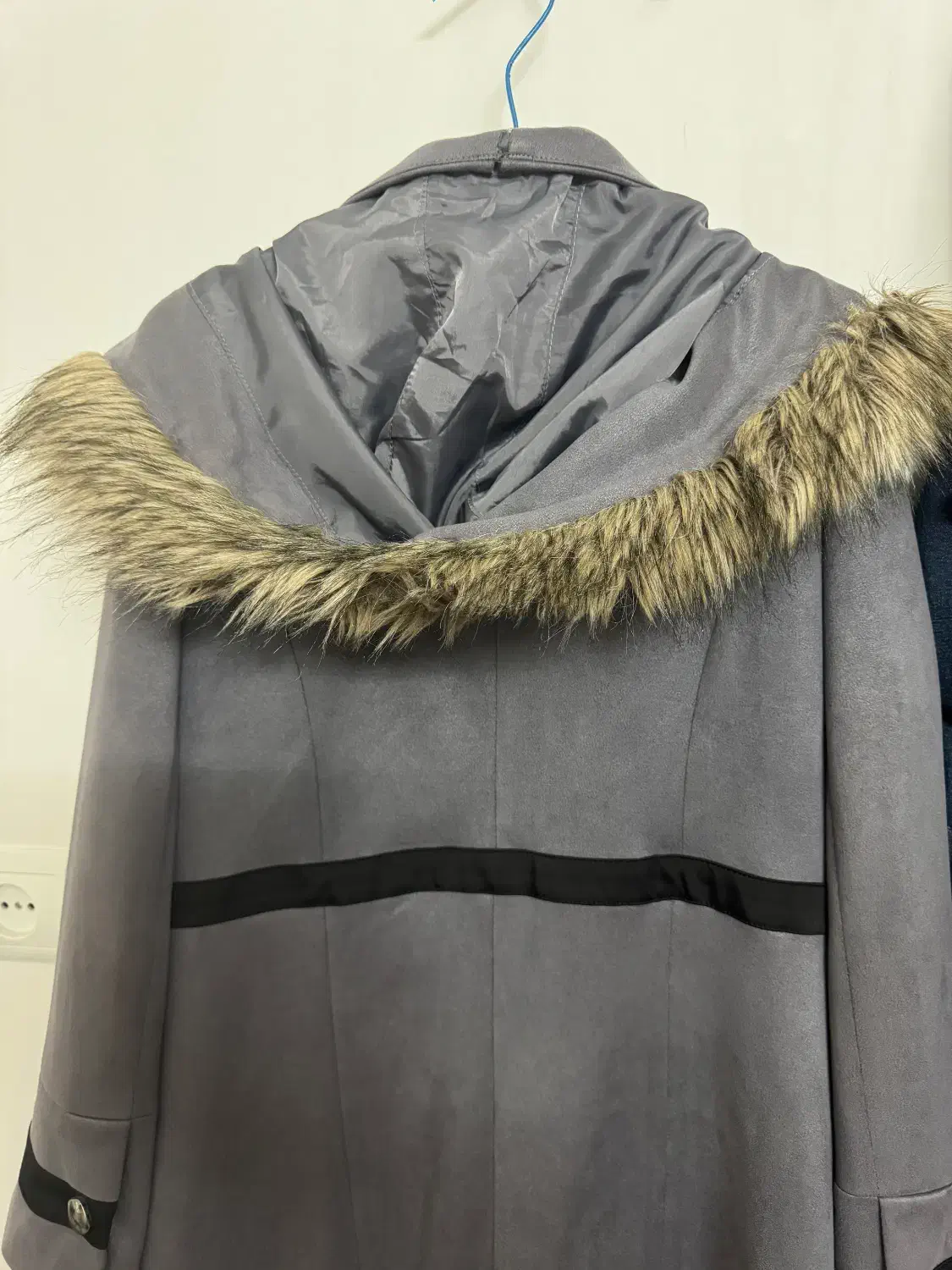 مانتو و پالتو های قیمت مناسب|لباس|اسفراین, |دیوار