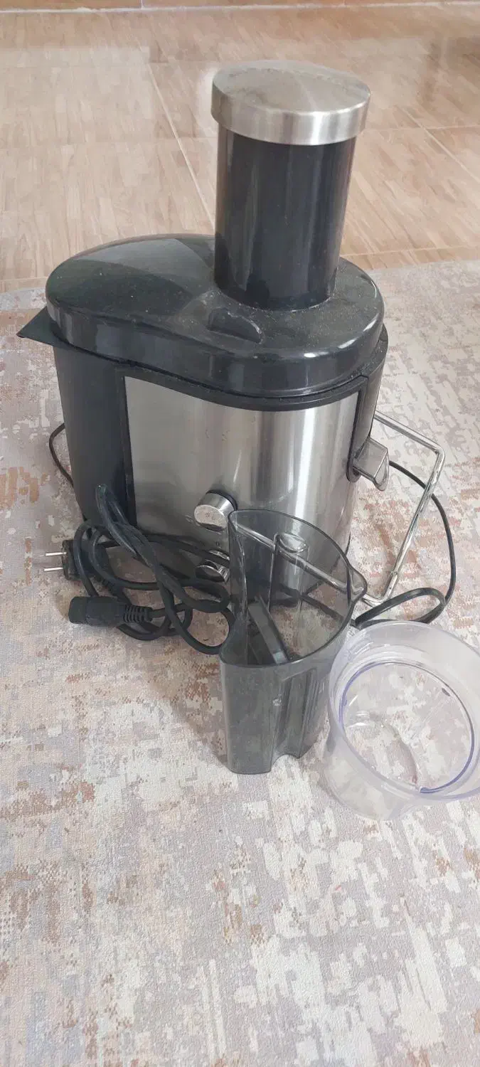 آبمیوه گیری|آبمیوهگیر و آبمرکباتگیر|رشت, رودبارتان|دیوار