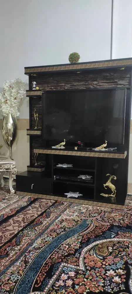 میز تلویزیون در حد نو|میز تلویزیون|بروجرد, |دیوار