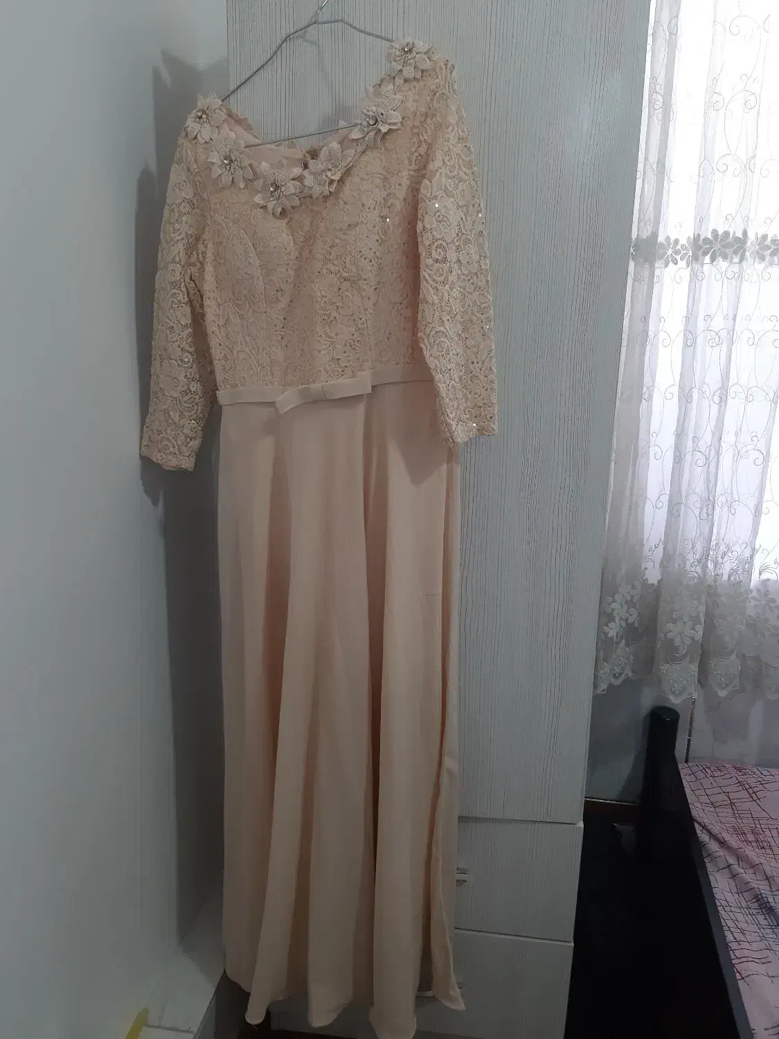 لباس مجلسی|لباس|اصفهان, پوریای ولی|دیوار