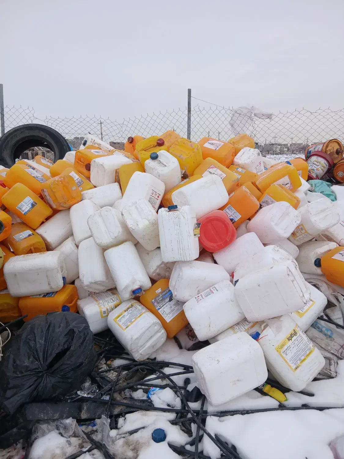 دبه بیست لیتری|ظروف نگهدارنده، پلاستیکی، یک‌بارمصرف|اردبیل, |دیوار