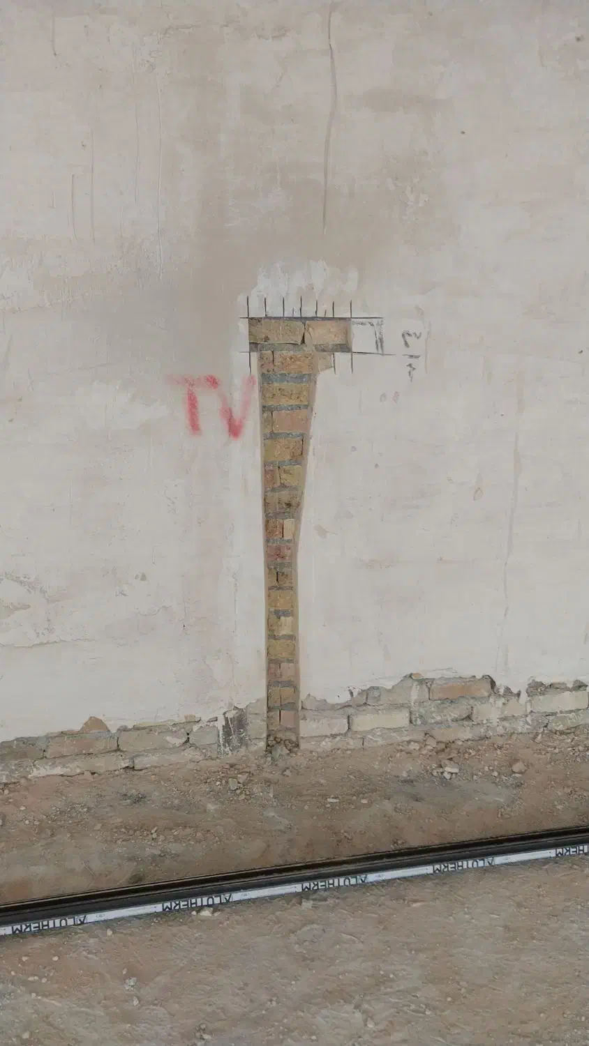 شیارزنی وکنده کاری سیم کشی و لوله کشی و سوراخکاری|خدمات پیشه و مهارت|ارومیه, |دیوار