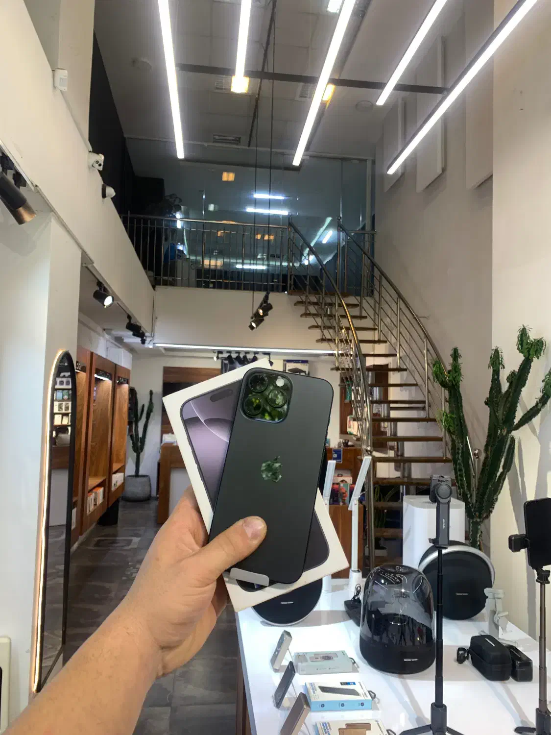 ایفون iphone 16promax فقط انباکس شده|موبایل|کرج, فاز ۲ مهرشهر|دیوار