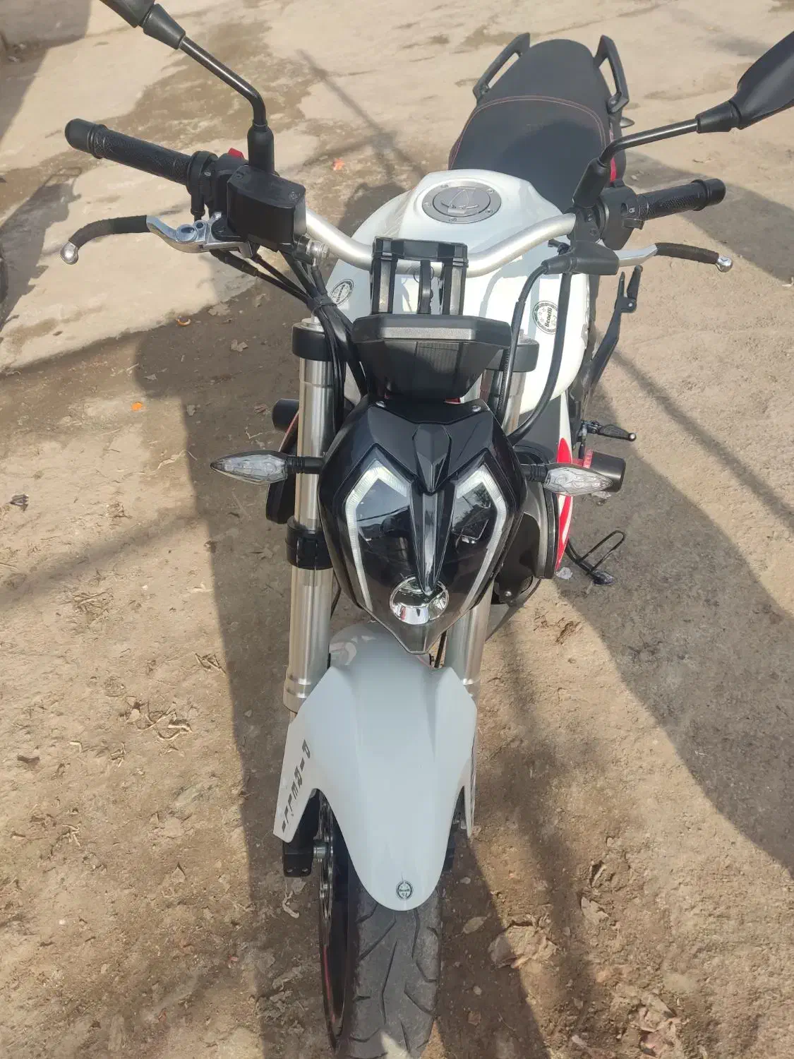 بنلی|موتورسیکلت|نیشابور, بلوار گلها|دیوار