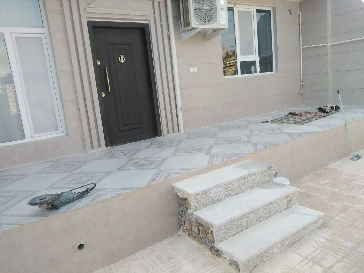 کاشی کاری وسرامیک کاری دوغابی وچسبی نما پله|خدمات پیشه و مهارت|قشم, |دیوار