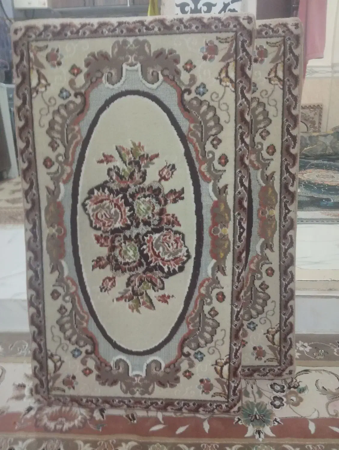 پشتی|پشتی|گلستان (تهران), |دیوار