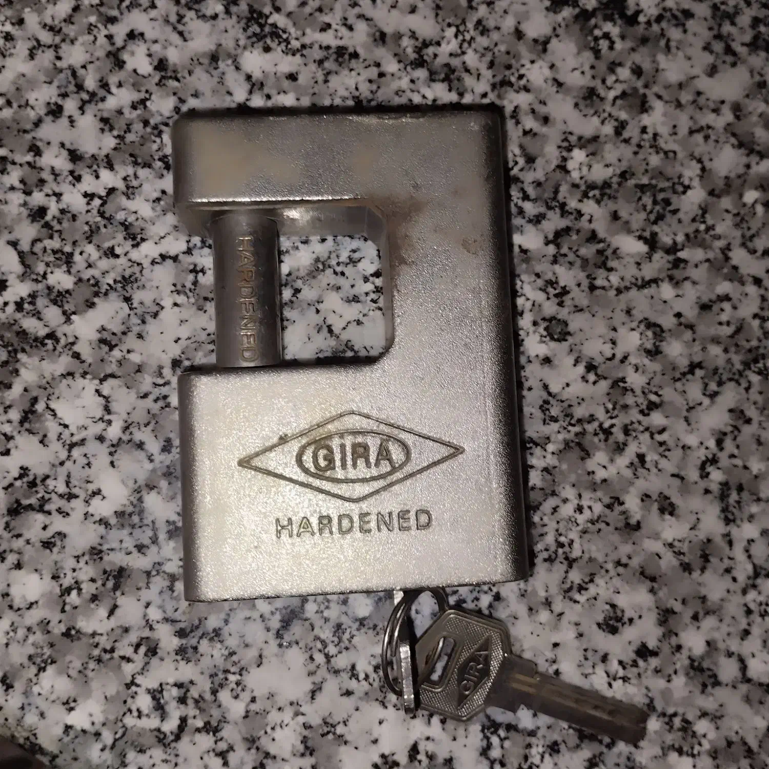 قفل گیرا اصلی|ابزارآلات|کرباسک, |دیوار