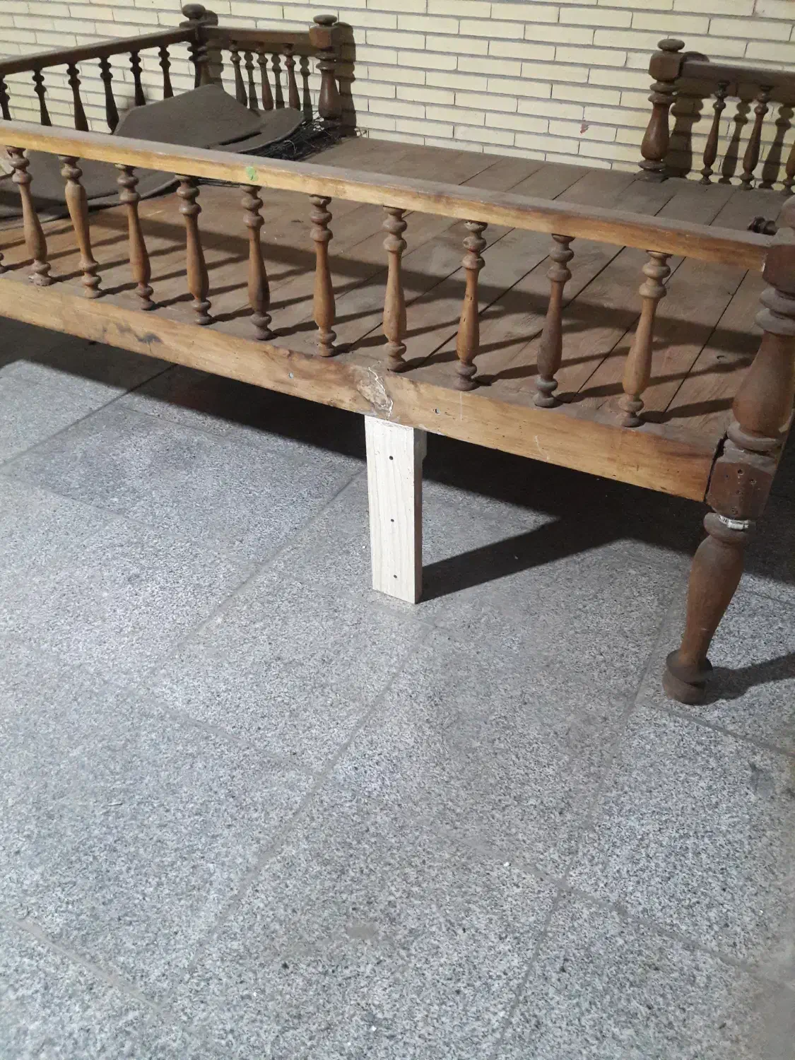 تخت کافه ای|صندلی و نیمکت|سیرجان, |دیوار