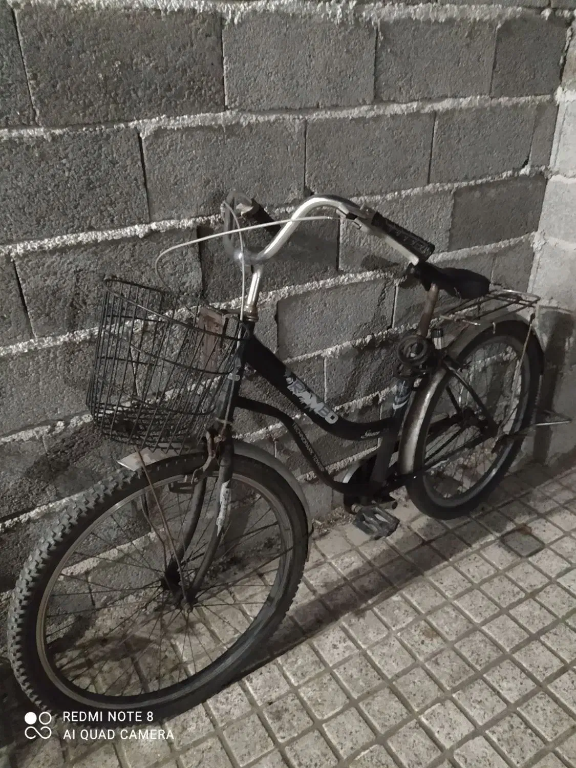 دوچرخه ۲۶|دوچرخه، اسکیت، اسکوتر|سنگر, |دیوار