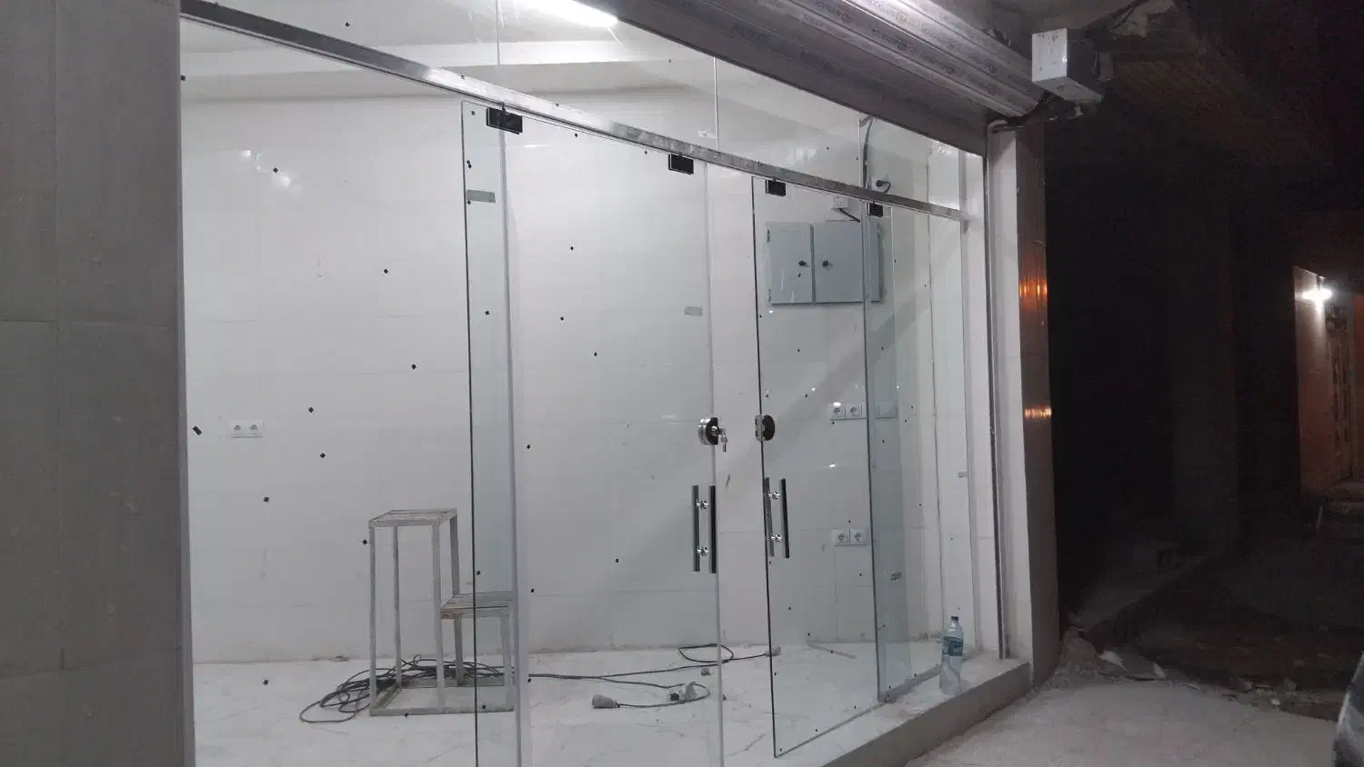 انجام کارهای شیشه سکوریت و درب پنجر|خدمات پیشه و مهارت|بهبهان, |دیوار