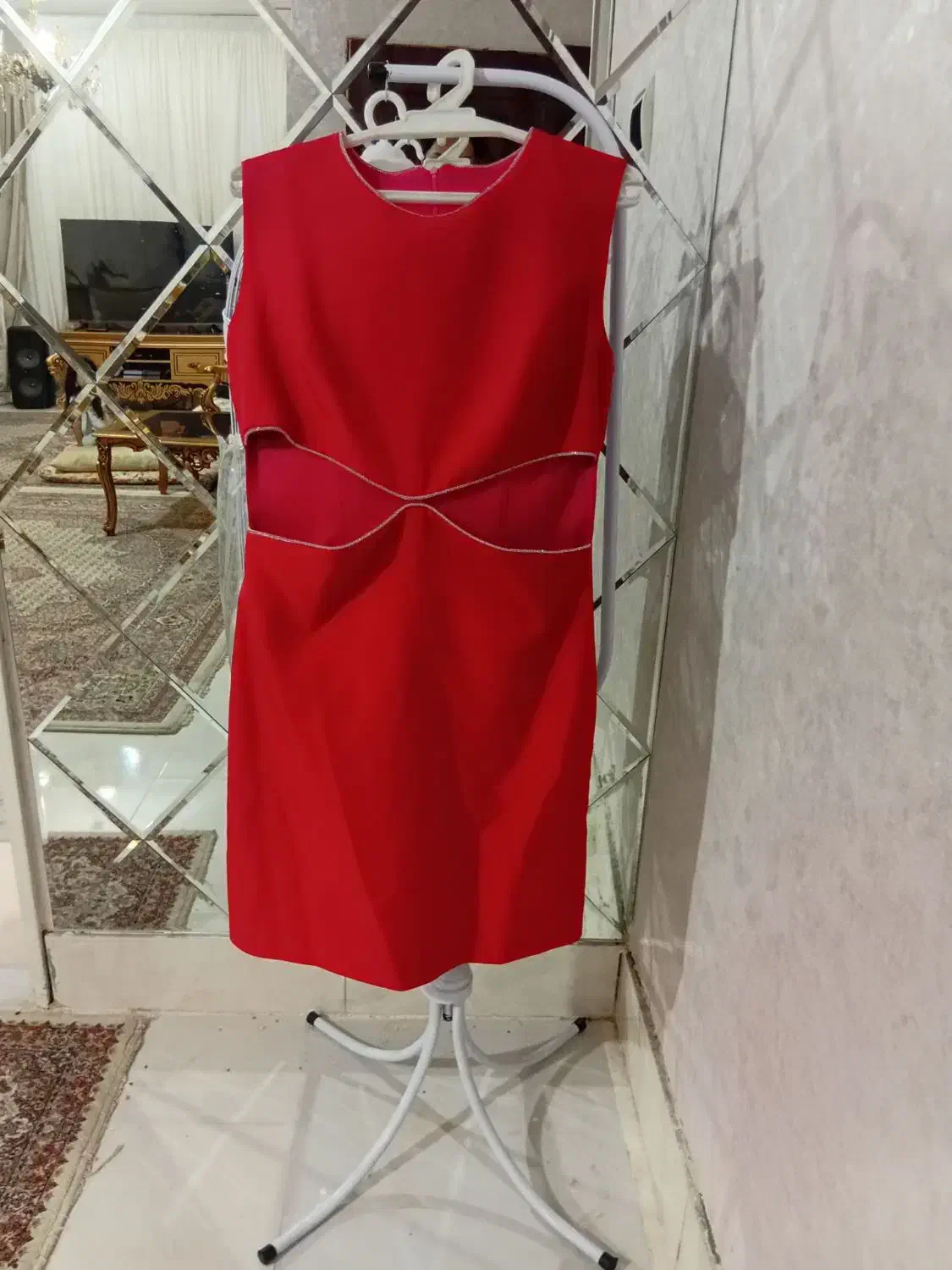 اورال نو و پیراهن کوتاه هنوز مارکش کنده نشده|لباس|مشهد, کوشش|دیوار