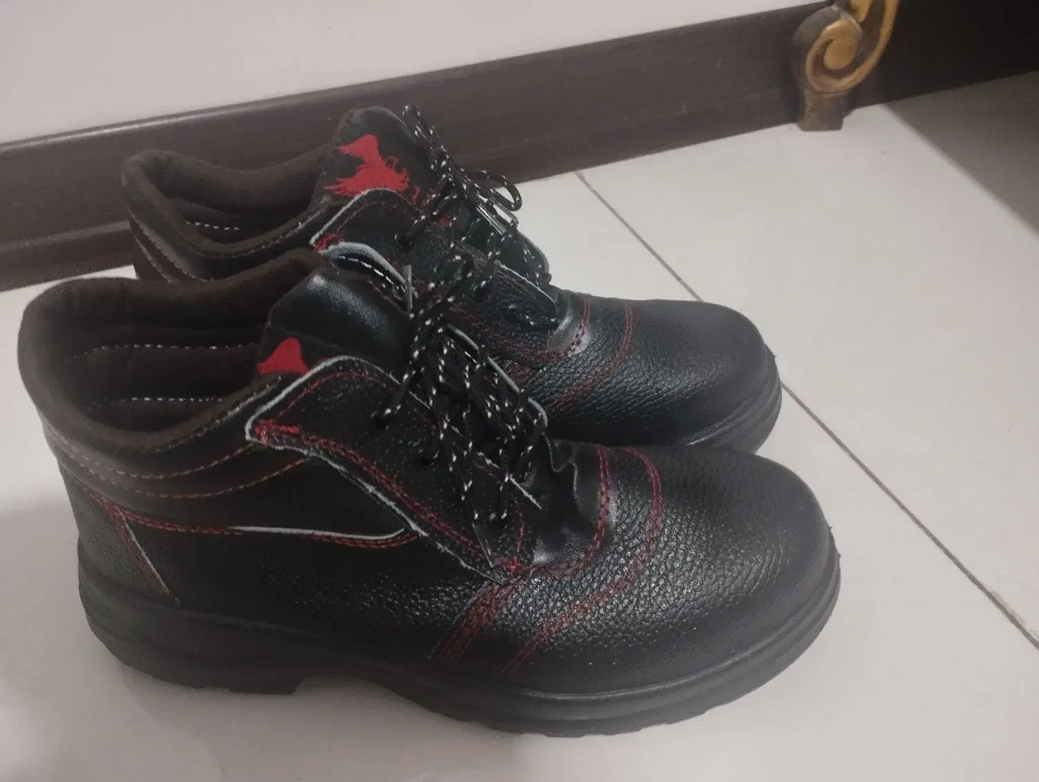 کفش کار|کیف، کفش، کمربند|شهرکرد, |دیوار