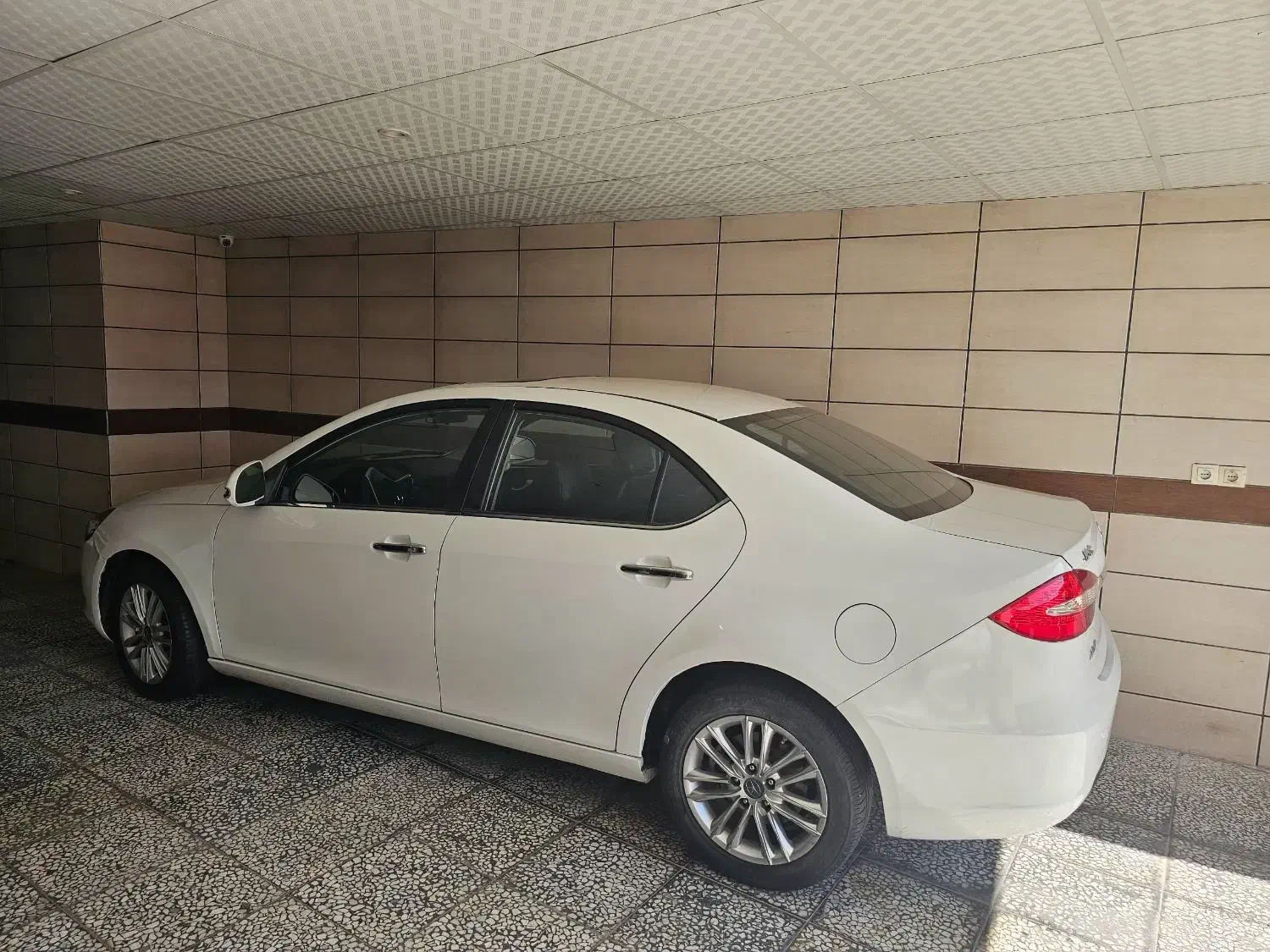 جک جی ۵ اتومات 93|خودرو سواری و وانت|شیراز, مهدی‌آباد|دیوار