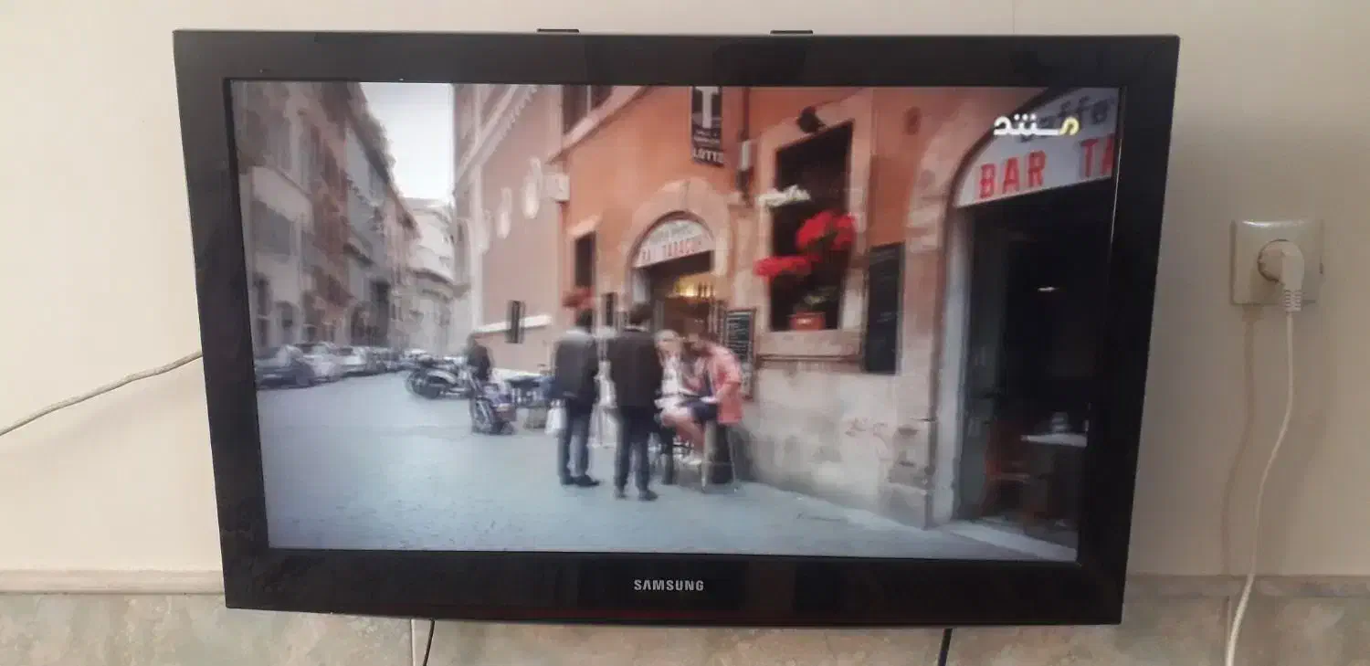 تلویزیون۳۲ اینچ|تلویزیون و پروژکتور|قم, انسجام|دیوار