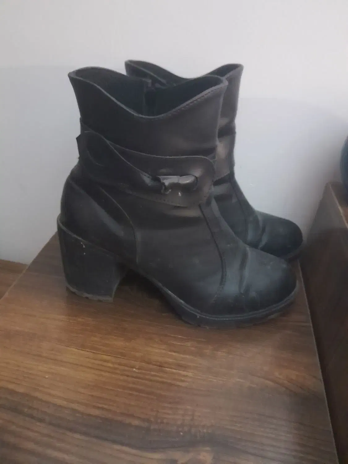 چکمه وکفش بچگانه|کیف، کفش، کمربند|بروجرد, |دیوار