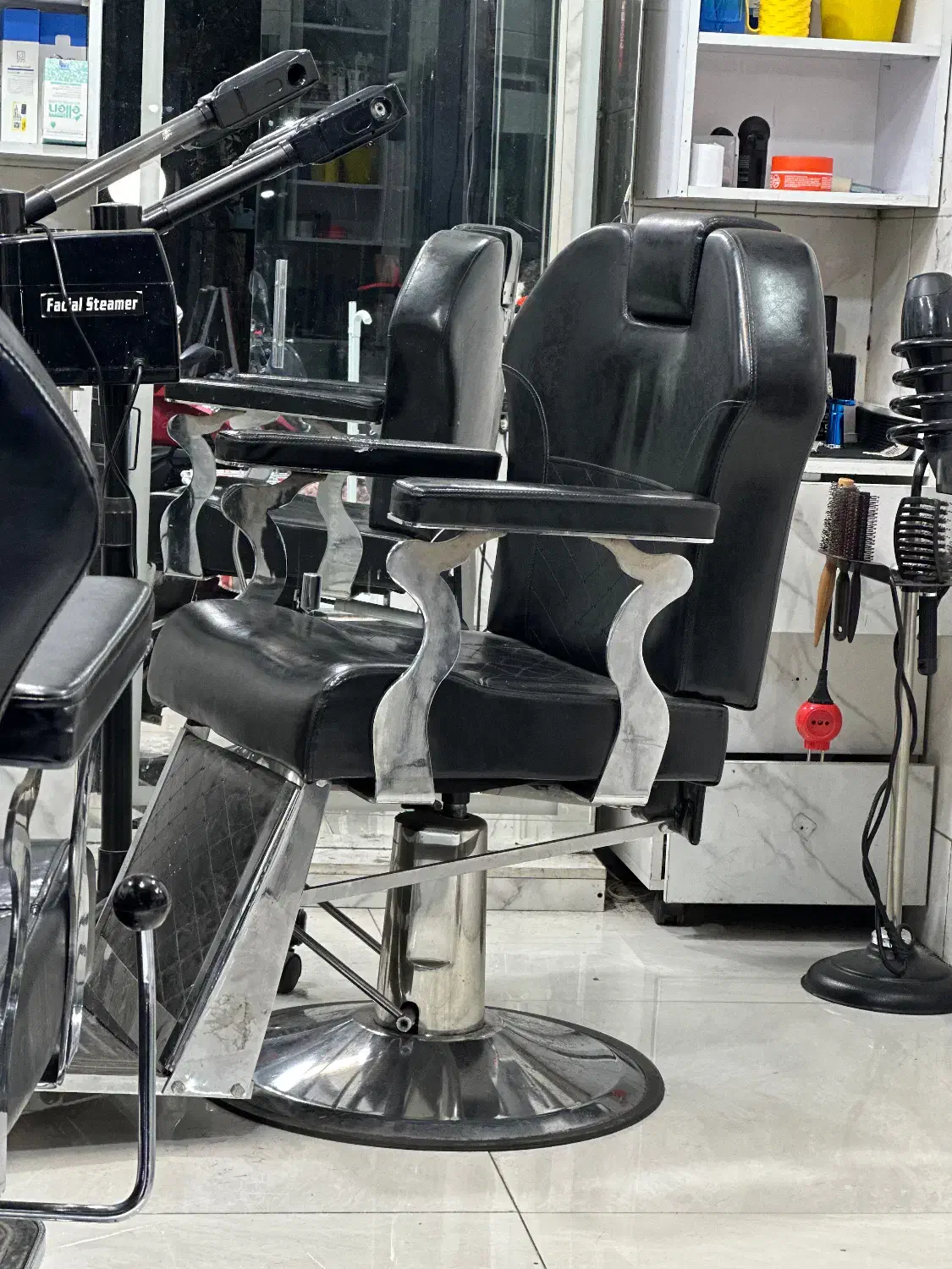 اجاره صندلی ارایشگاه مردانه|خدمات آرایشگری و زیبایی|ری, دولتآباد|دیوار