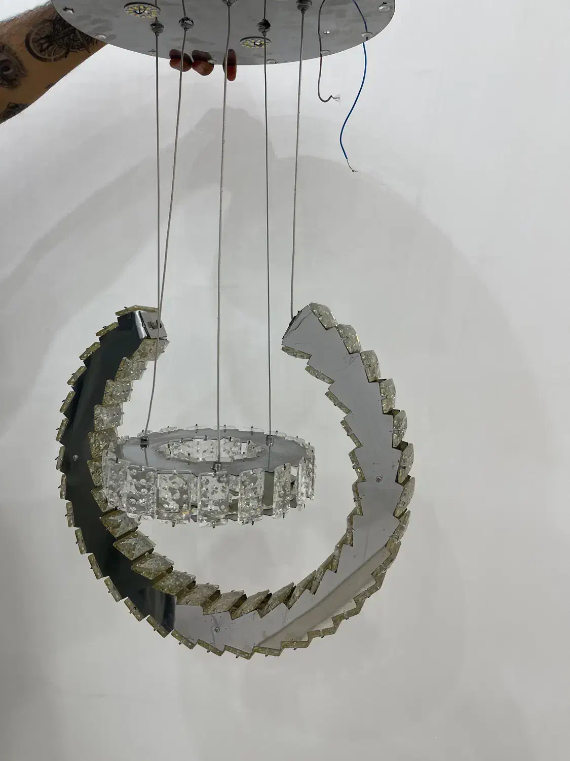 لوستر شیک مناسب برای پذیرایی و اتاق خواب|لوستر و چراغ آویز|ایذه, |دیوار