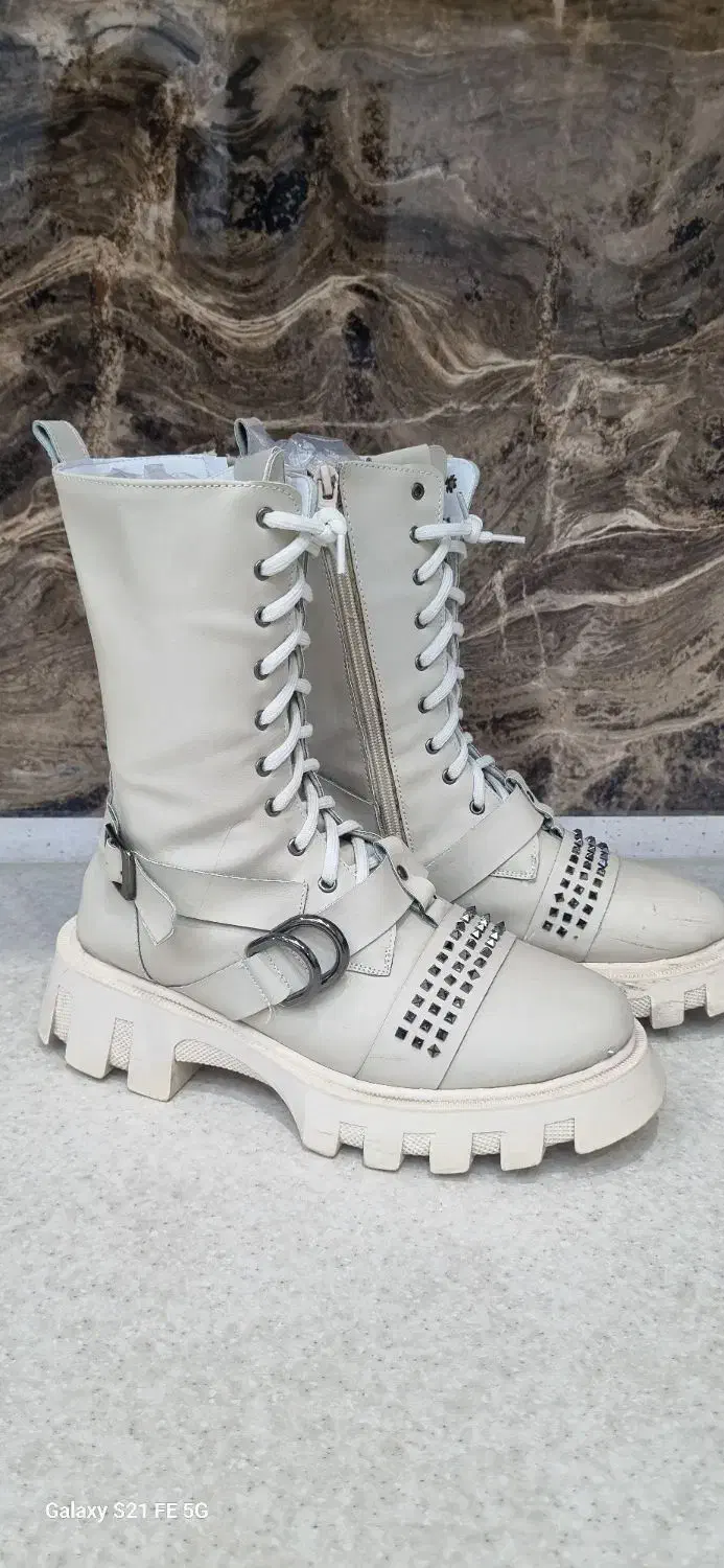 چکمه زمستانه|کیف، کفش، کمربند|طارم (زنجان), |دیوار