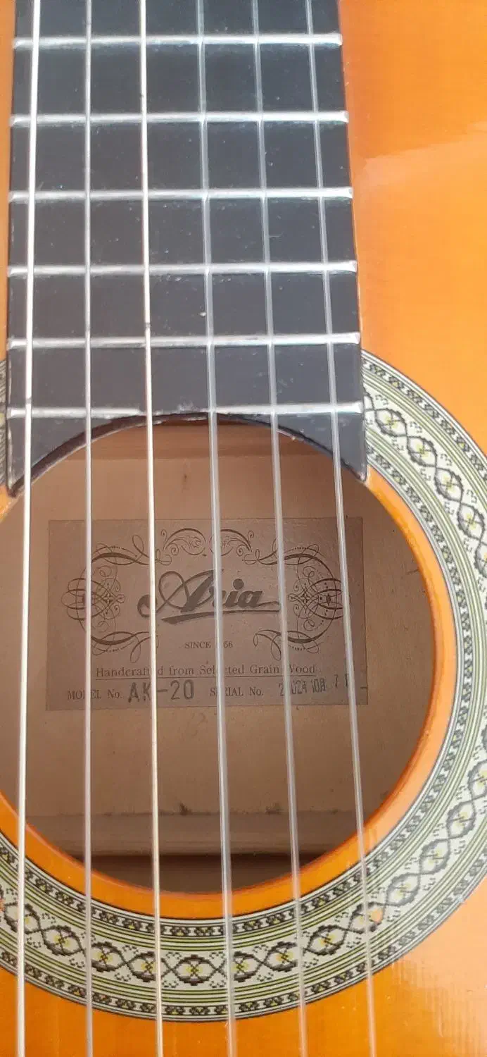 گیتار آریا Ak 20 ساخت اندونزی|گیتار، بیس، امپلیفایر|زنجان, |دیوار