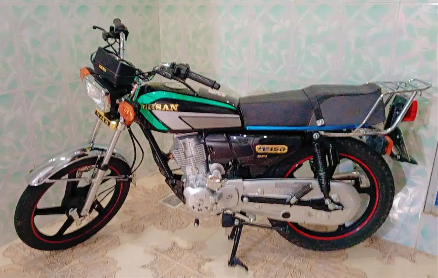 موتور 150|موتورسیکلت|مرودشت, نقش رستم|دیوار