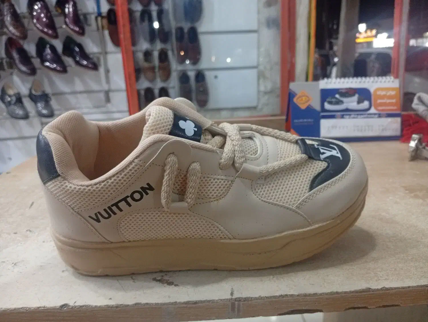 کفش اسپورت مدرسه ای|کیف، کفش، کمربند|ایرانشهر, |دیوار