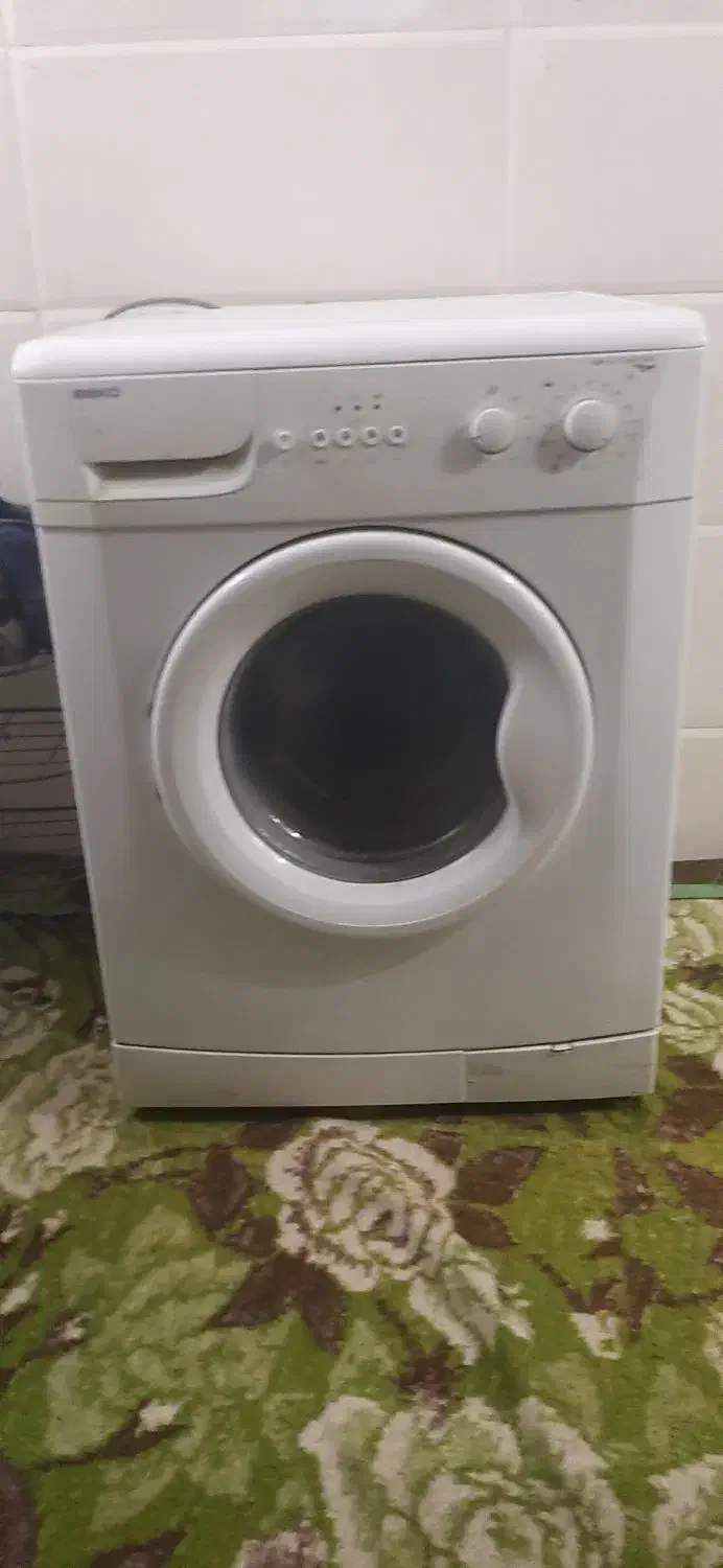 ماشین لباسشویی ۸کیلو یی رنگ سفید مدل بیکو خارجی|ماشین لباسشویی و خشک‌کن لباس|برخوار, |دیوار