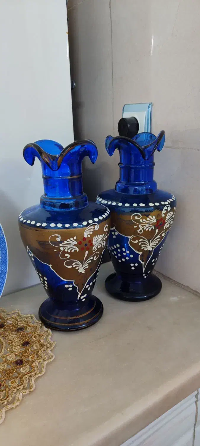 چراغ گرد سوز و گلدون قدیمی|کلکسیون اشیاء عتیقه|بروجرد, |دیوار