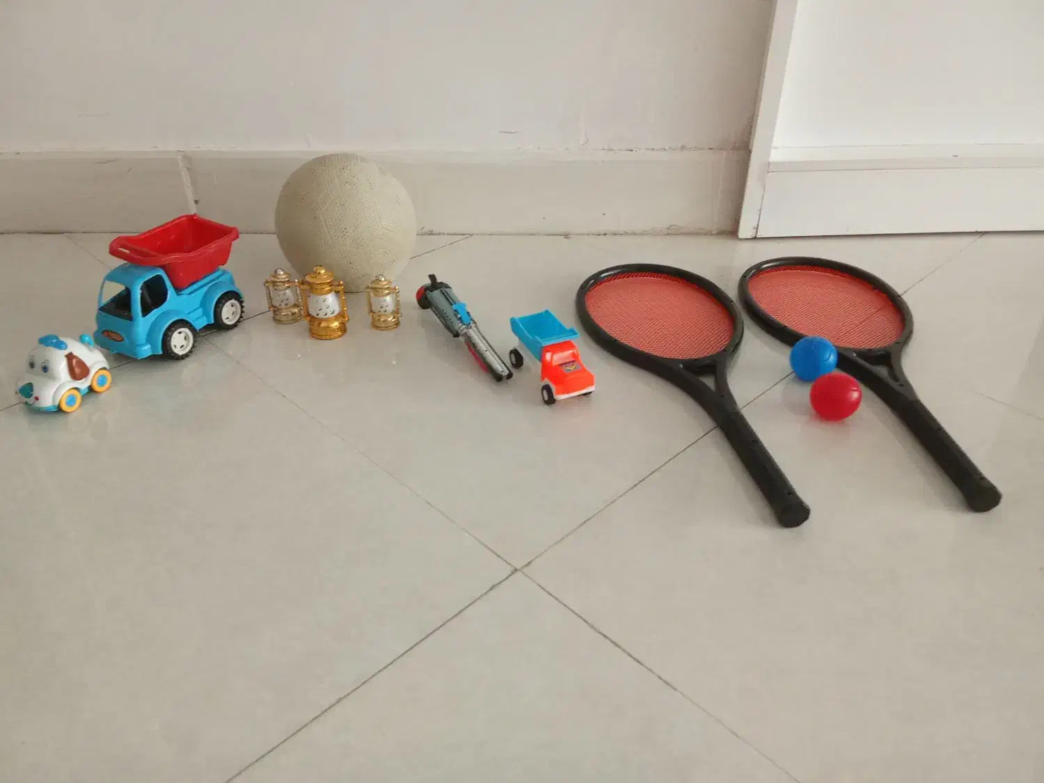 اسبابازی درحد نو|اسباببازی|قائن, |دیوار