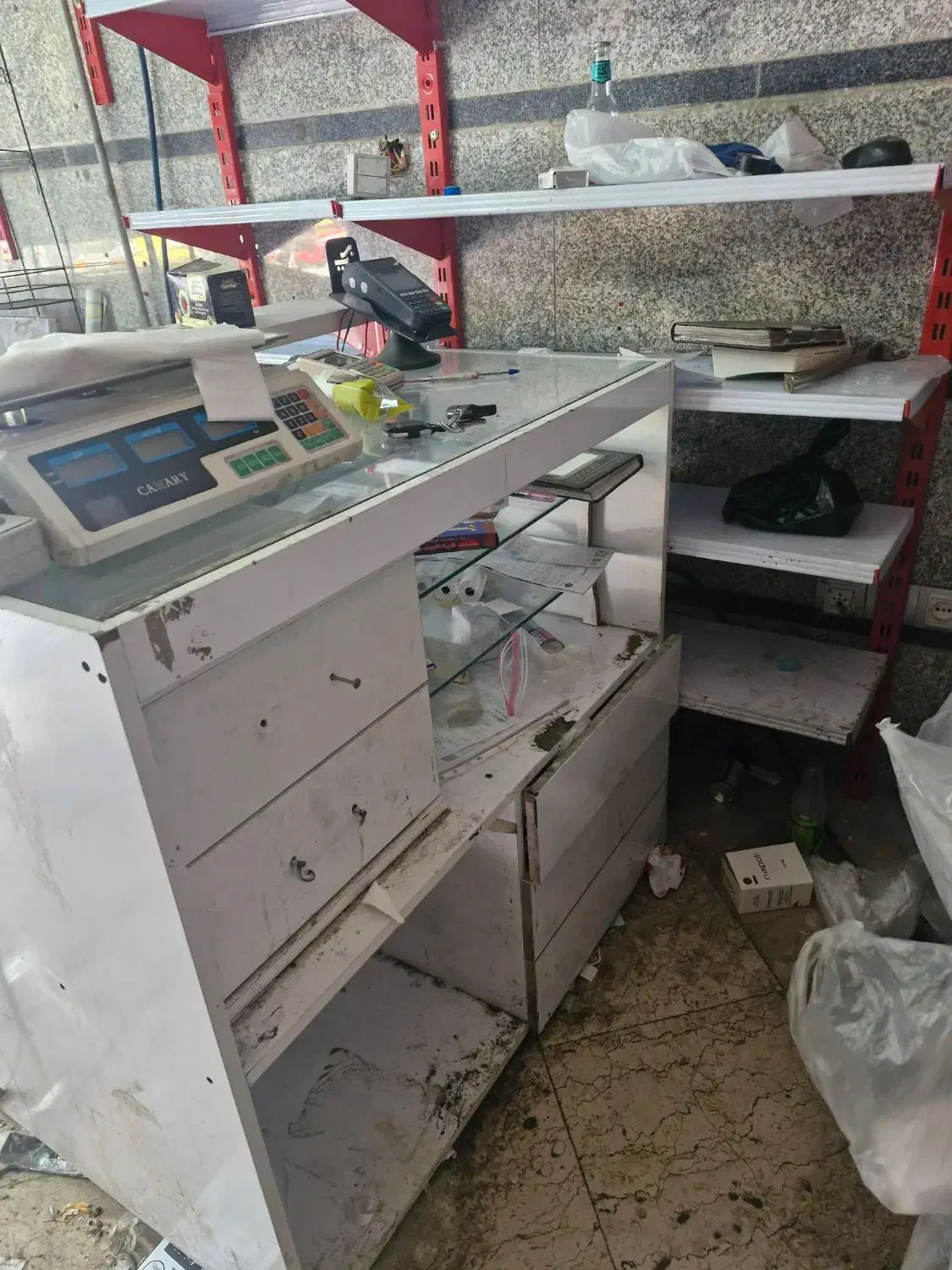 میز پیشخوان و قفسه و چهار پایه آهنی|مبلمان اداری|تهران, کوثر|دیوار