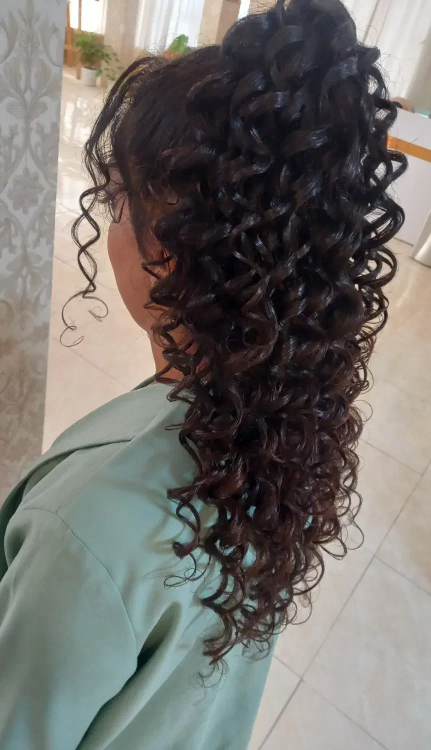 شنیون و میکاپ ویژه ۶۳۰ کاشت ناخن ۲۵۰|خدمات آرایشگری و زیبایی|کرمان, |دیوار