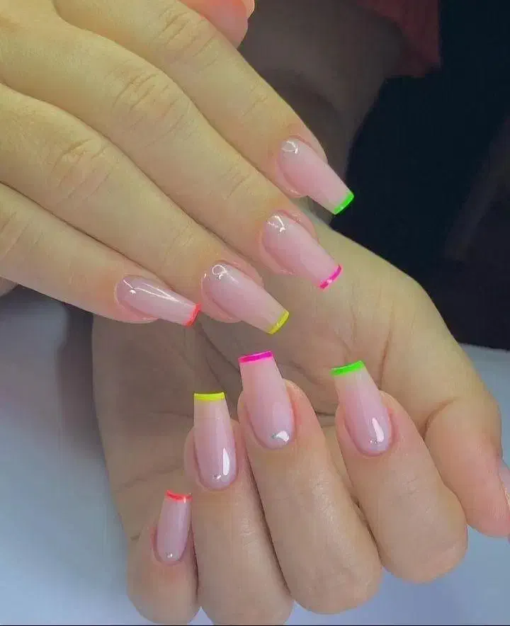 تخفیف ویژه کاشت ناخن نوبهار|خدمات آرایشگری و زیبایی|کرمانشاه, |دیوار