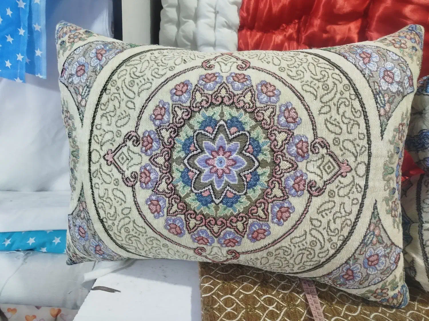 تشک و بالش|رختخواب، بالش، پتو|قم, چهل درخت‎|دیوار