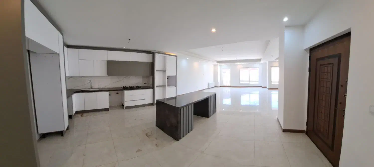 تک واحدی ۲۲۰ متر کلید نخورده|فروش آپارتمان|نوشهر, |دیوار