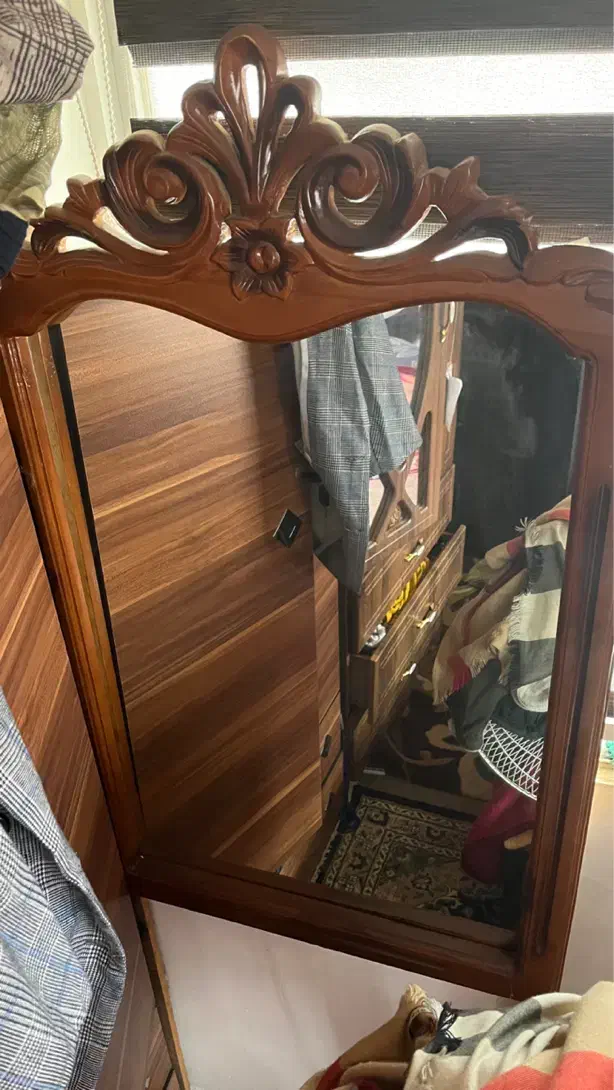 یک عدد اینه|آینه|رشت, سلیمانداراب|دیوار