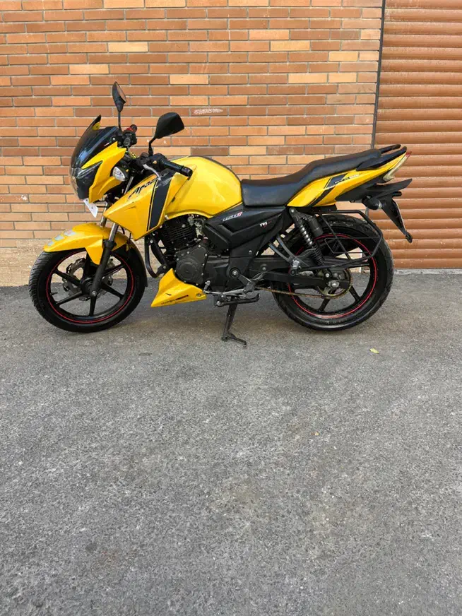 موتور آپاچی 150 مدل 1395 در حد|موتورسیکلت|بروجرد, |دیوار