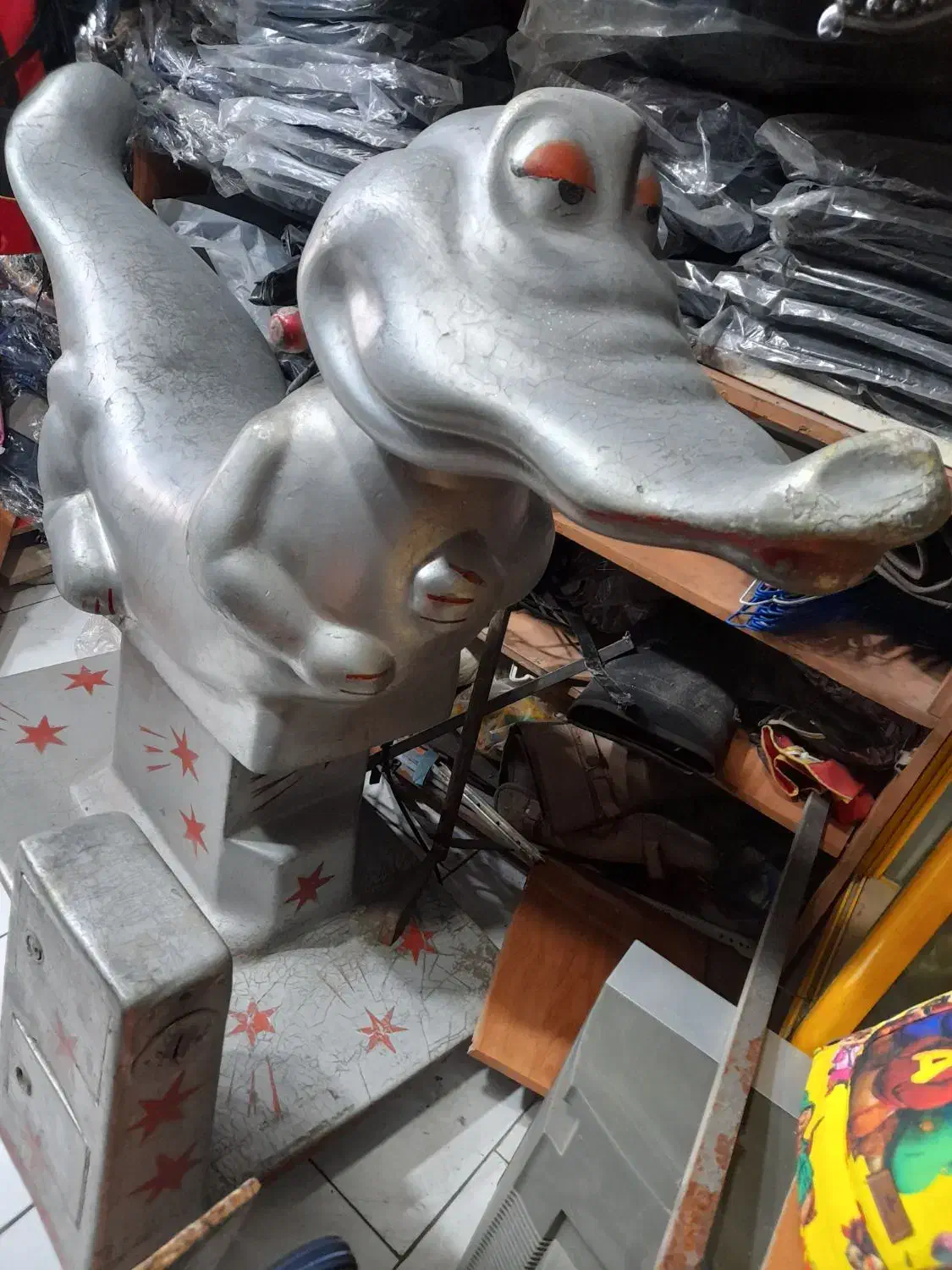 تکاندهنده تمساح|اسباببازی بچه|تهران, امام زاده حسن|دیوار