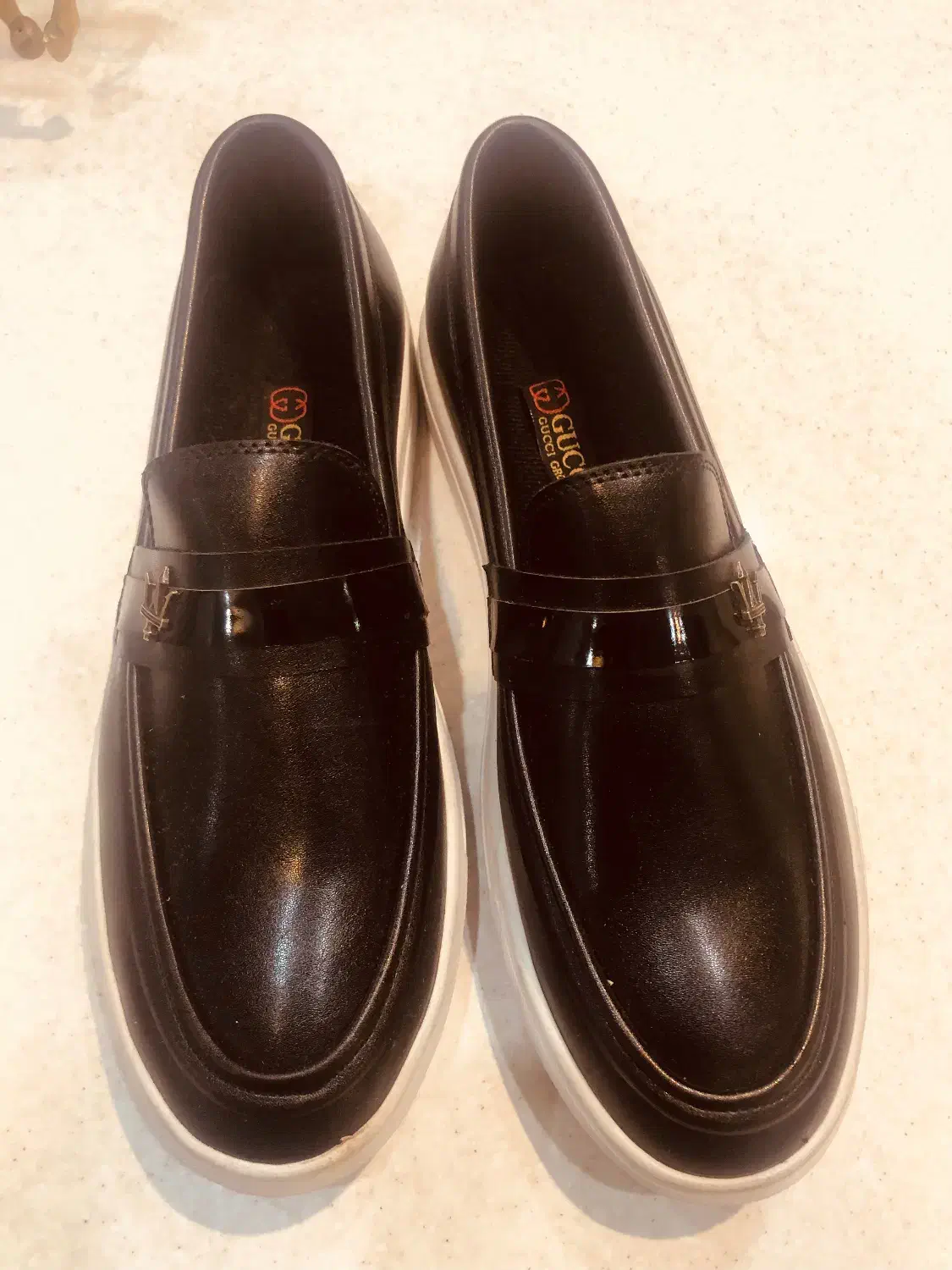 کفش مجلسی|کیف، کفش، کمربند|اندیشه, شهرک صدف|دیوار