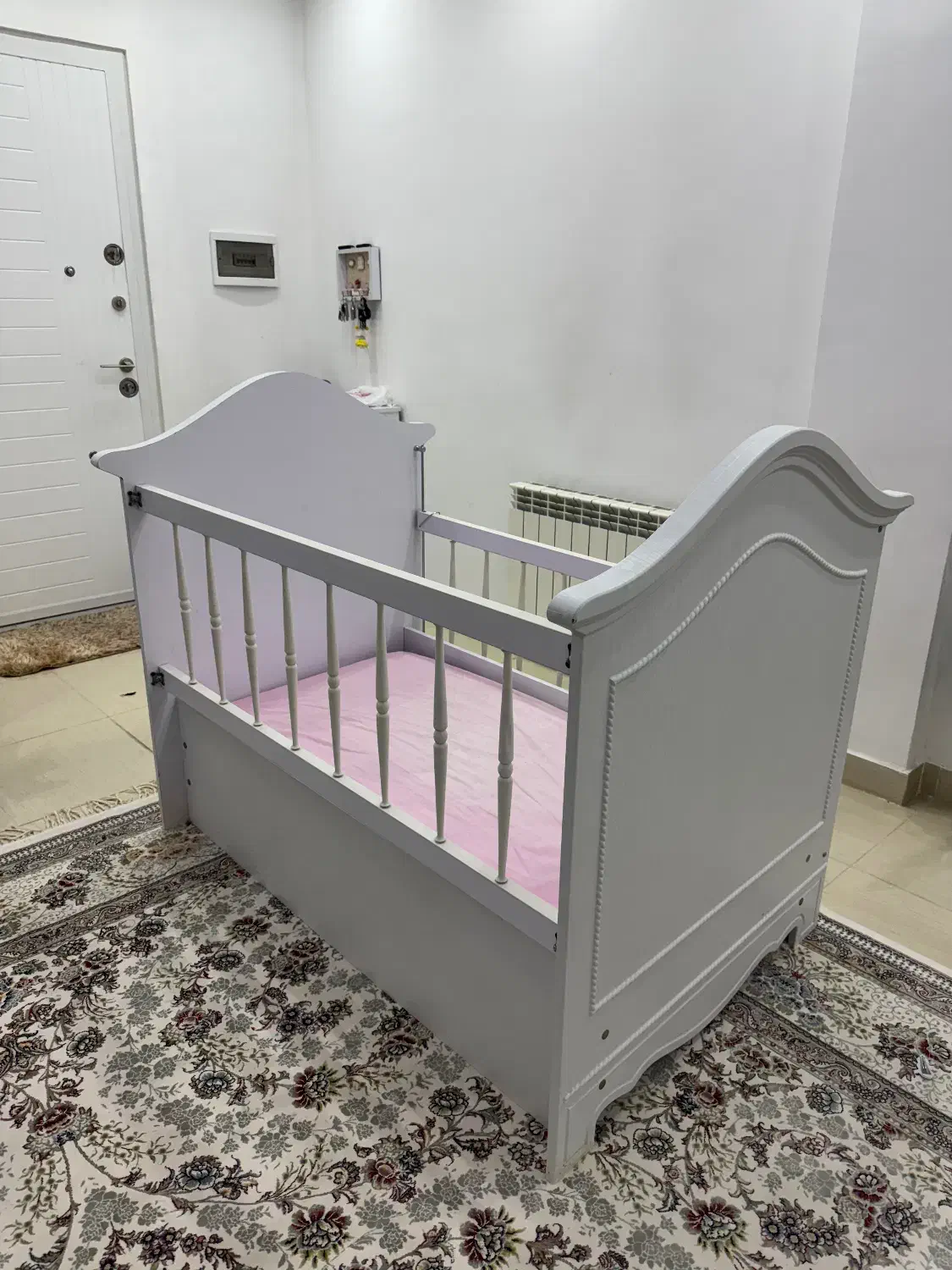 تخت کودک مناسب از نوزادی تا ۶سالگی همراه با تشک|تخت و سرویس خواب|آستارا, |دیوار