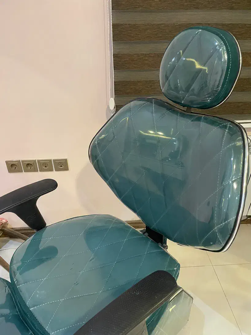 صندلی اصلاح|آرایشگاه و سالن‌های زیبایی|رشت, دیلمان|دیوار