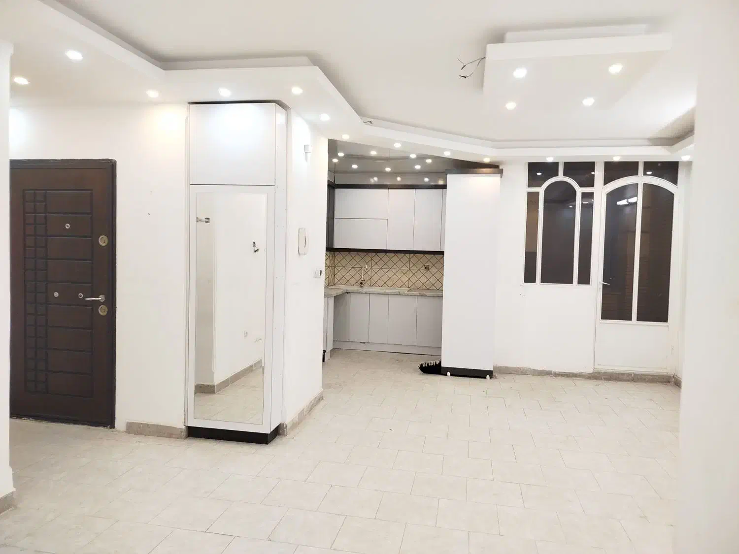 فروش واحد آپارتمان شیک و تمیز اقساطی|فروش آپارتمان|کاشان, فاز ۲ ناجی آباد|دیوار