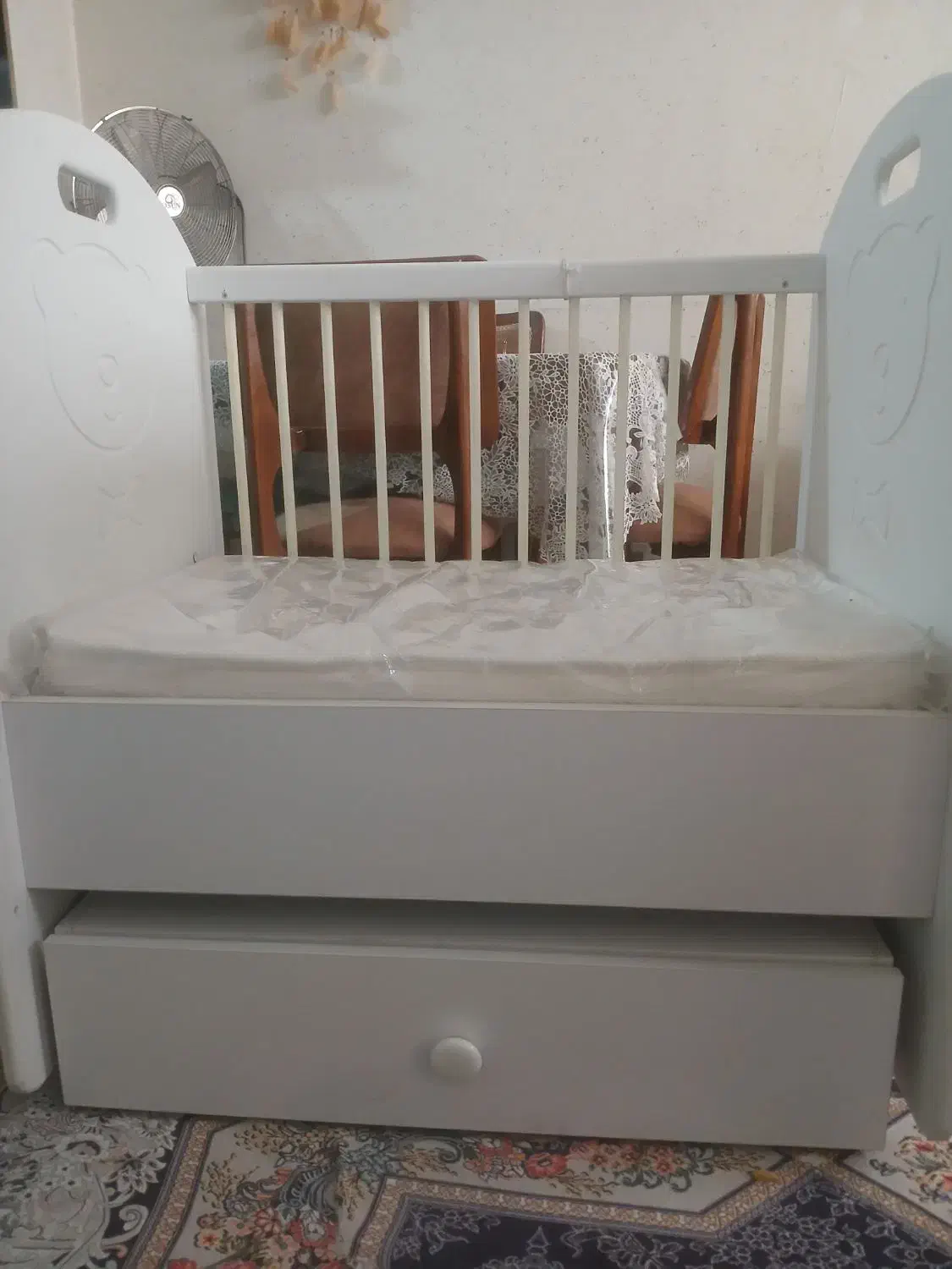 تخت نوزادی|تخت و صندلی بچه|شاهینشهر, مسکن مهر|دیوار