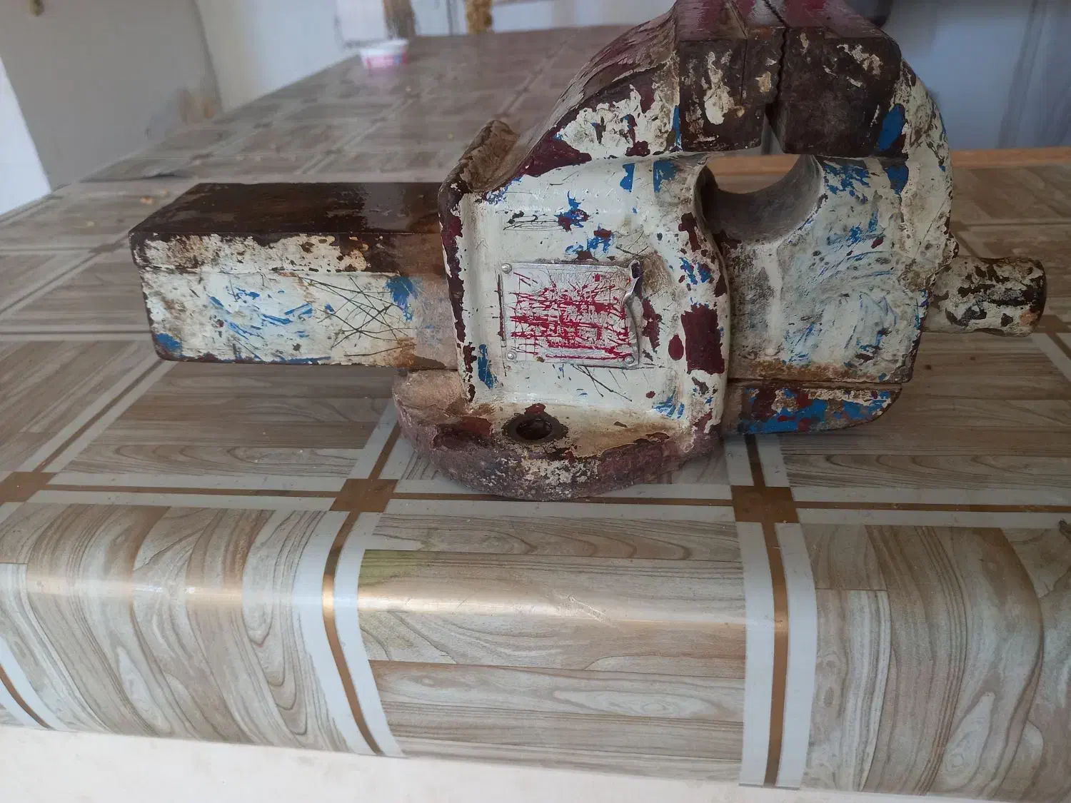 گیره لوله گیر|ابزارآلات|فریدونشهر, |دیوار