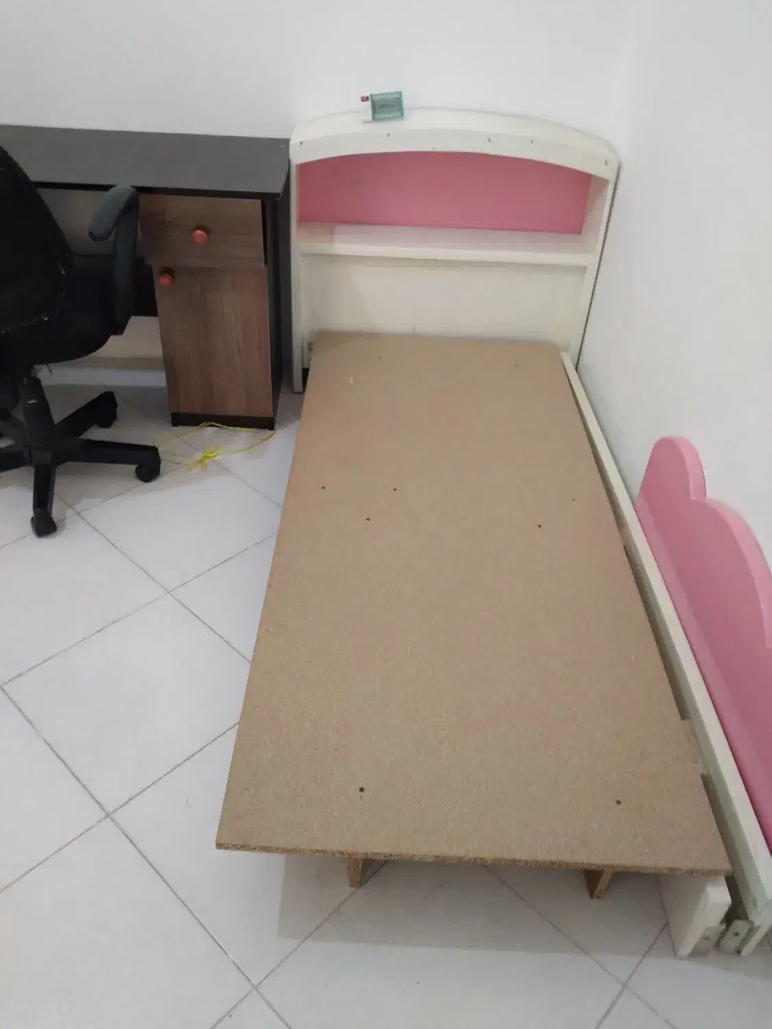 کمدوتخت کودک ومیزتحریر|تخت و صندلی بچه|نیشابور, فردوس شمالی|دیوار