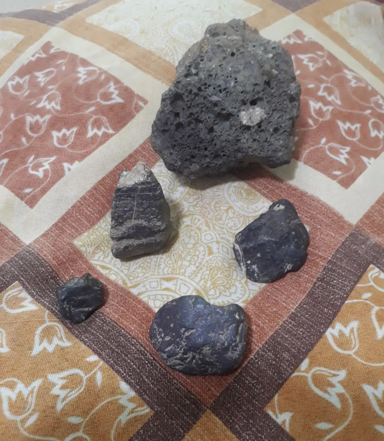 سنگهای قییمتی|جواهرات|نهاوند, |دیوار