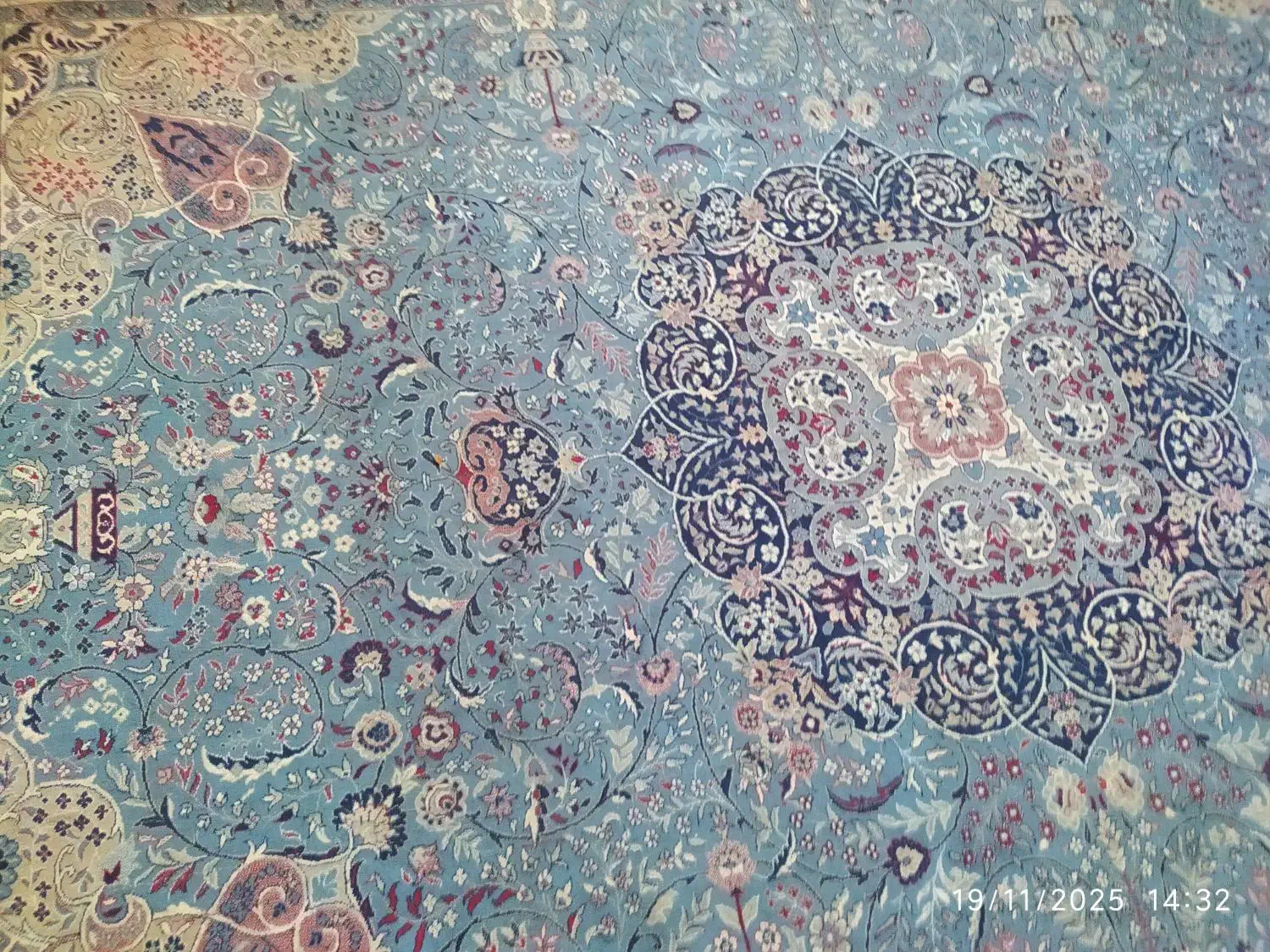 فرش|فرش|لاهیجان, لیالستان|دیوار