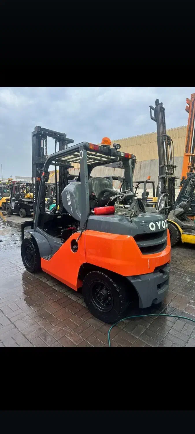 لیفتراک TOYOTA سه نیم تن 8F|خودرو سنگین|کهریزک, |دیوار