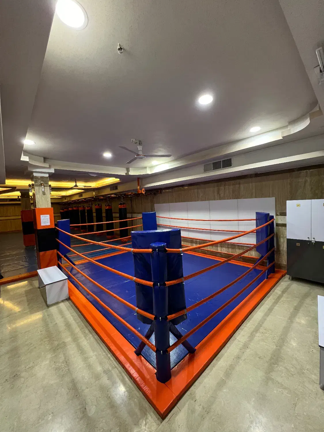 اجاره سالن رزمی|اجارهٔ کوتاه‌مدت دفتر کار و فضای آموزشی|تهران, پونک|دیوار