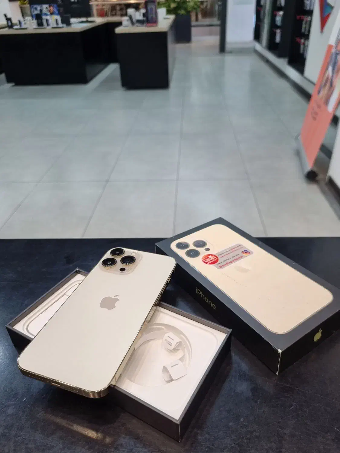 IPHONE 13PRO MAX ZAA 256|موبایل|بروجرد, |دیوار